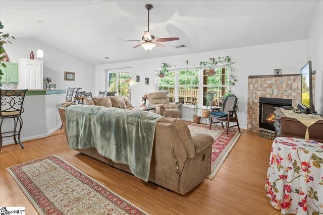 658 Timber Walk Drive, Simpsonville, SC 29681