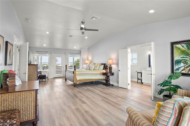 518 Aransas Channel, Port Aransas, TX 78373