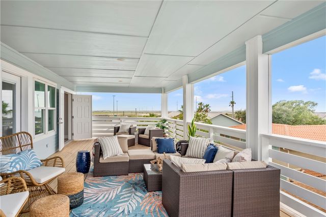 518 Aransas Channel, Port Aransas, TX 78373