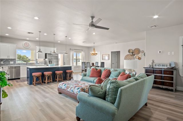 518 Aransas Channel, Port Aransas, TX 78373