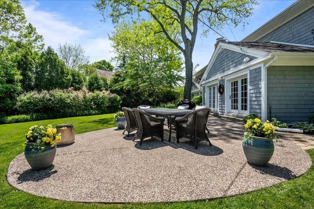 1087 Bluff Road, Glencoe, IL 60022