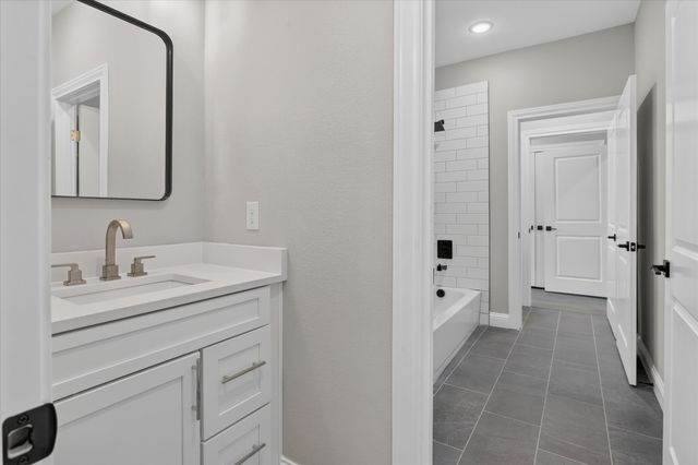 804 Premier, Grand Prairie, TX 75051