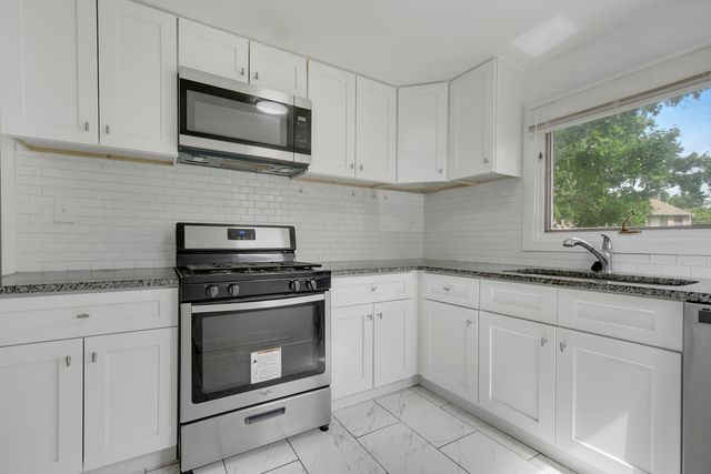 10 Michael Road, Park Forest, IL 60466