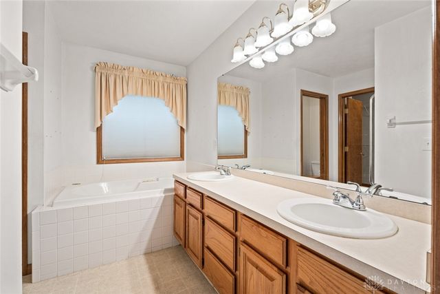 9528 Summer Wind Trail, Miamisburg, OH 45342