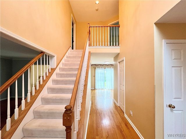 1 Monta Vista Court, Amherst, NY 14051