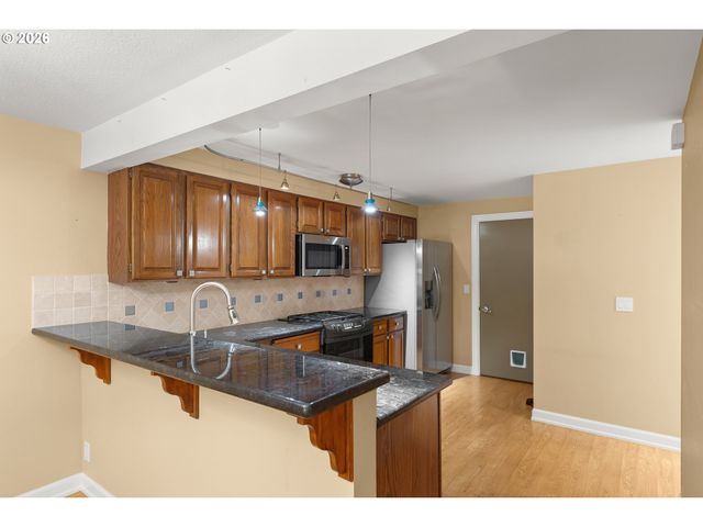7859 Sw RAINTREE Dr, Beaverton, OR 97008