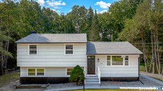 48 Manor Lane, Wolcott, CT 06716