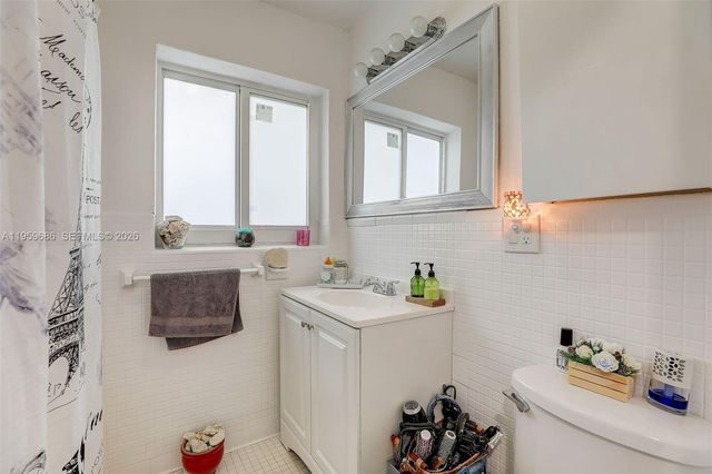 14530 Garden Dr, Miami, FL 33168