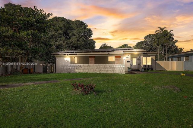 14530 Garden Dr, Miami, FL 33168