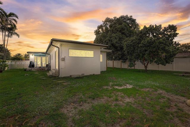 14530 Garden Dr, Miami, FL 33168