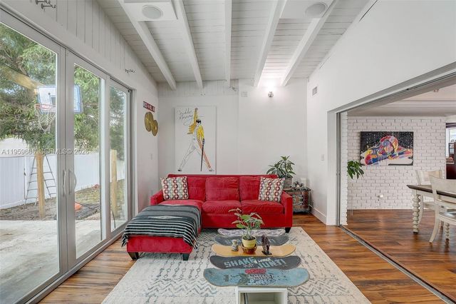 14530 Garden Dr, Miami, FL 33168