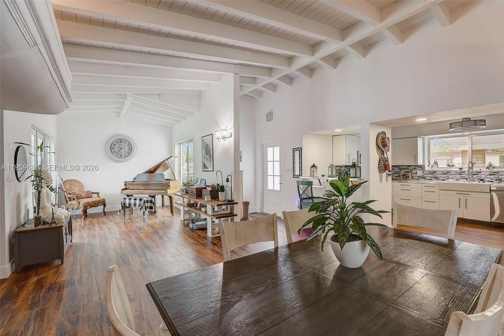 14530 Garden Dr, Miami, FL 33168