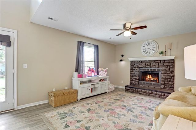 7903 Spring Valley Road, Belton, MO 64012