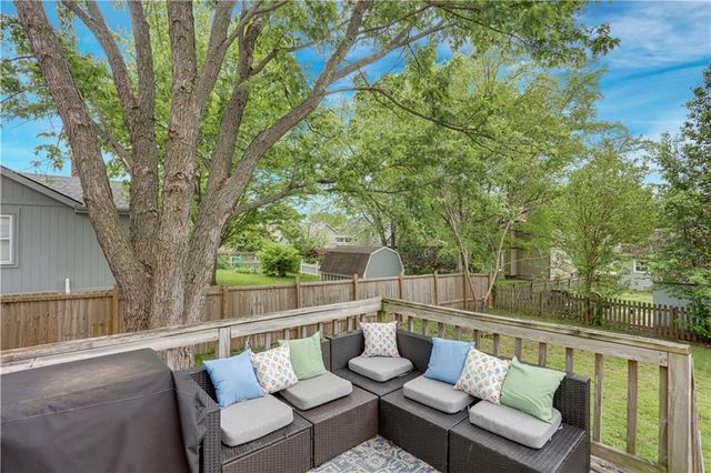 7903 Spring Valley Road, Belton, MO 64012