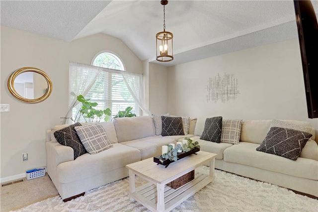 7903 Spring Valley Road, Belton, MO 64012