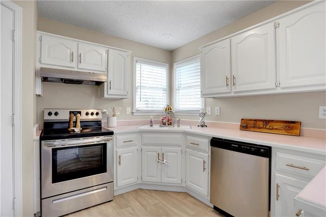 7903 Spring Valley Road, Belton, MO 64012