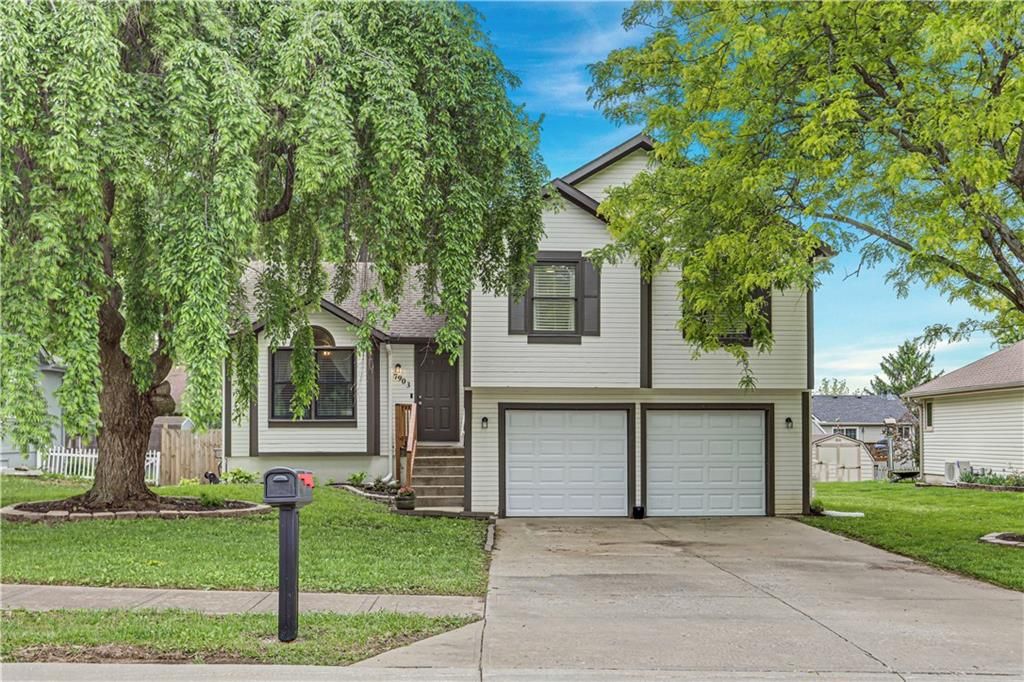 7903 Spring Valley Road, Belton, MO 64012