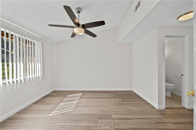 19156 Avenue Of The Oaks B, Newhall, CA 91321
