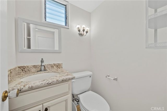 19156 Avenue Of The Oaks B, Newhall, CA 91321