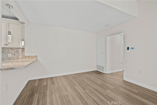 19156 Avenue Of The Oaks B, Newhall, CA 91321