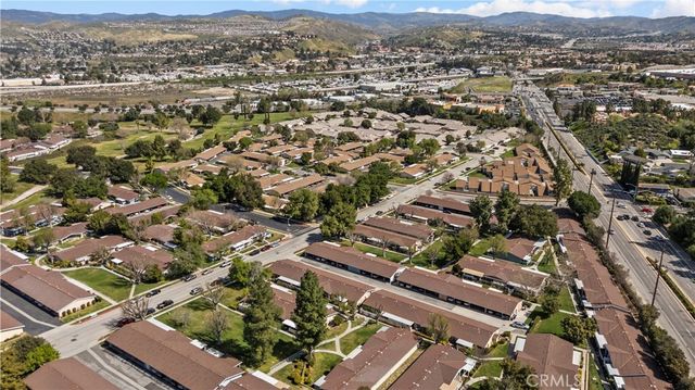 19156 Avenue Of The Oaks B, Newhall, CA 91321