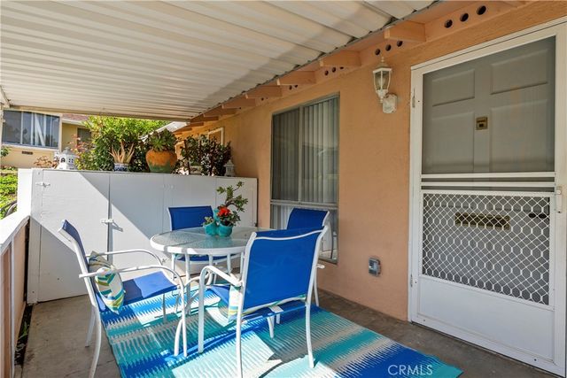 19156 Avenue Of The Oaks B, Newhall, CA 91321