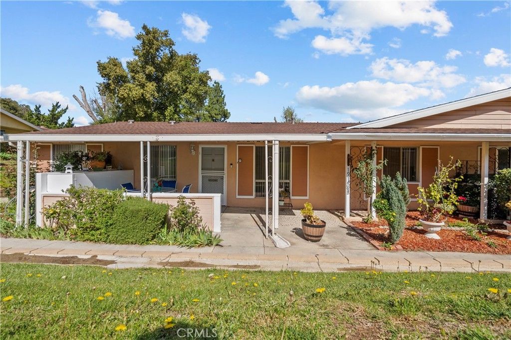 19156 Avenue Of The Oaks B, Newhall, CA 91321
