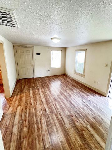 205 Pecan Street, Mount Vernon, TX 75457