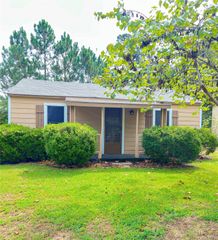 205 Pecan Street, Mount Vernon, TX 75457