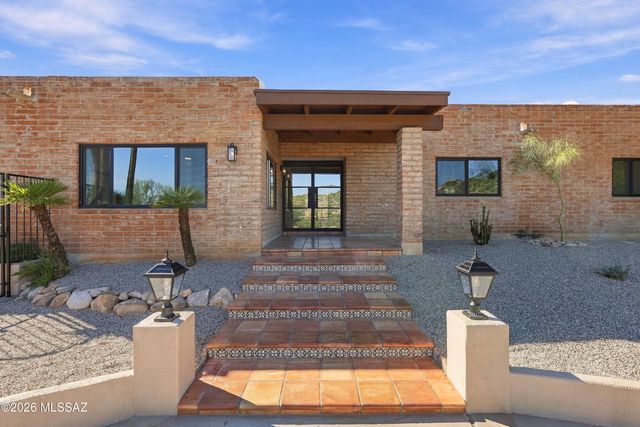 4281 N Wilmot Road, Tucson, AZ 85750