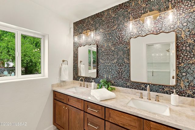 4281 N Wilmot Road, Tucson, AZ 85750