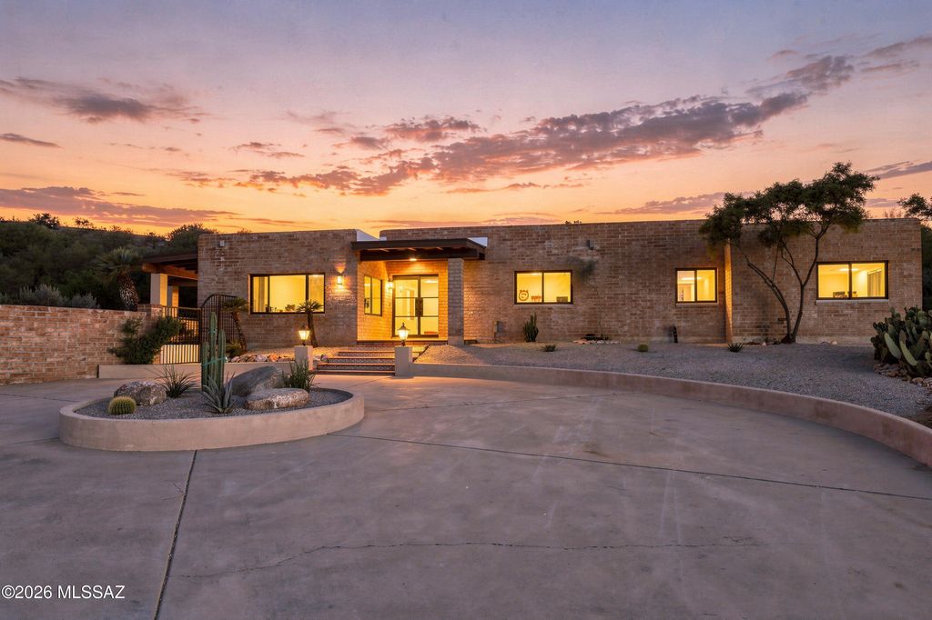 4281 N Wilmot Road, Tucson, AZ 85750