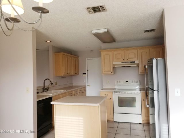 2159 ST MARTINS Drive E, Jacksonville, FL 32246