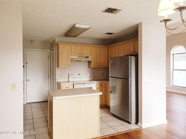 2159 ST MARTINS Drive E, Jacksonville, FL 32246