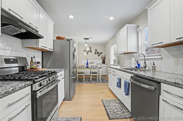 2516 W Broadway Street, Broken Arrow, OK 74012