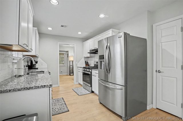 2516 W Broadway Street, Broken Arrow, OK 74012