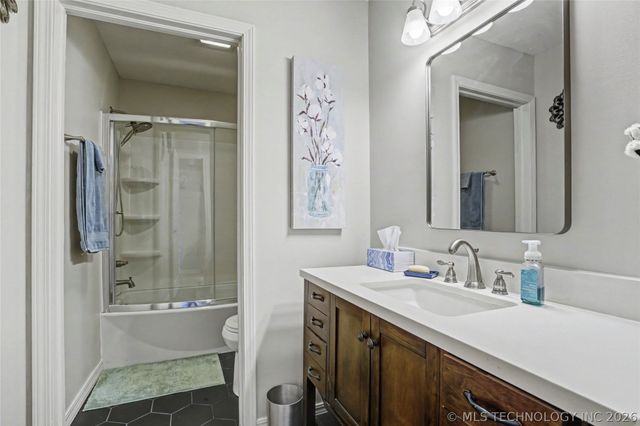 2516 W Broadway Street, Broken Arrow, OK 74012