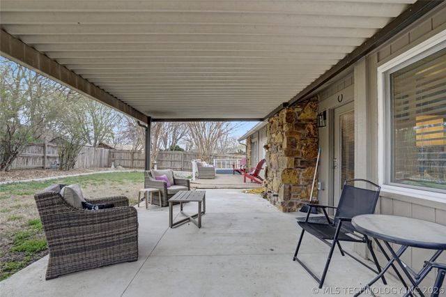 2516 W Broadway Street, Broken Arrow, OK 74012