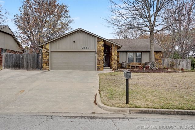 2516 W Broadway Street, Broken Arrow, OK 74012