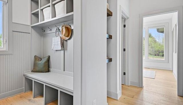 22077 W 99th Terrace, Lenexa, KS 66220