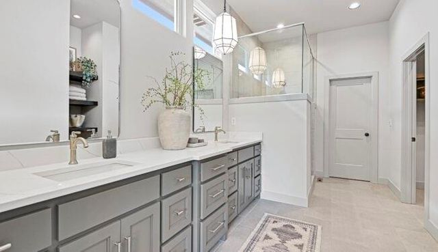 22077 W 99th Terrace, Lenexa, KS 66220