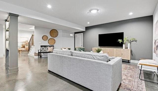 22077 W 99th Terrace, Lenexa, KS 66220