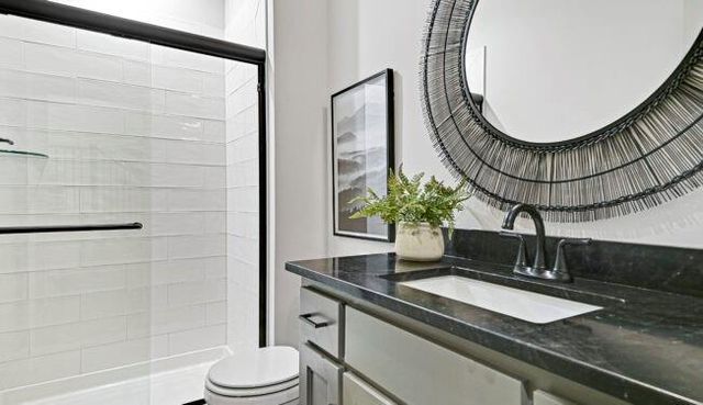 22077 W 99th Terrace, Lenexa, KS 66220