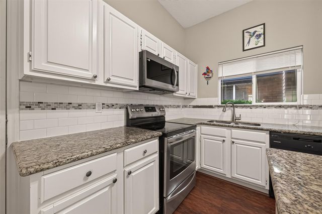818 Maple Branch Lane, Pearland, TX 77584