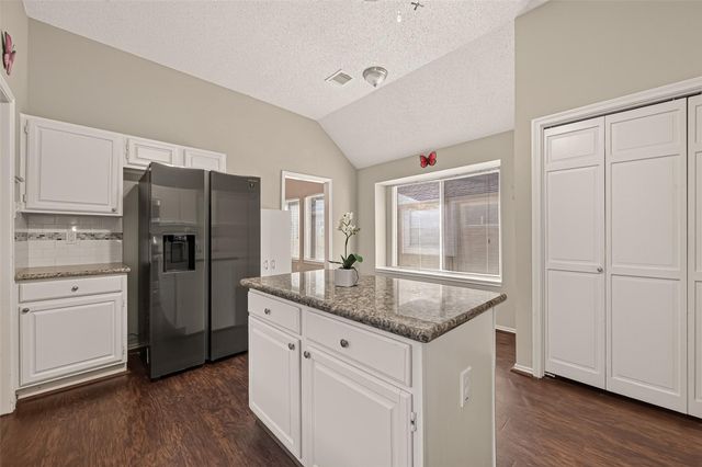 818 Maple Branch Lane, Pearland, TX 77584