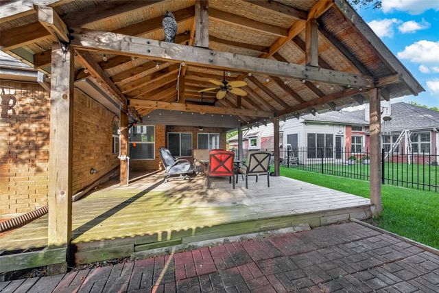 818 Maple Branch Lane, Pearland, TX 77584