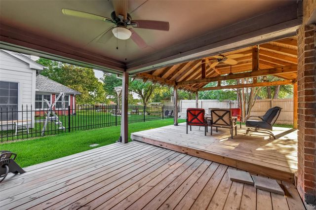 818 Maple Branch Lane, Pearland, TX 77584