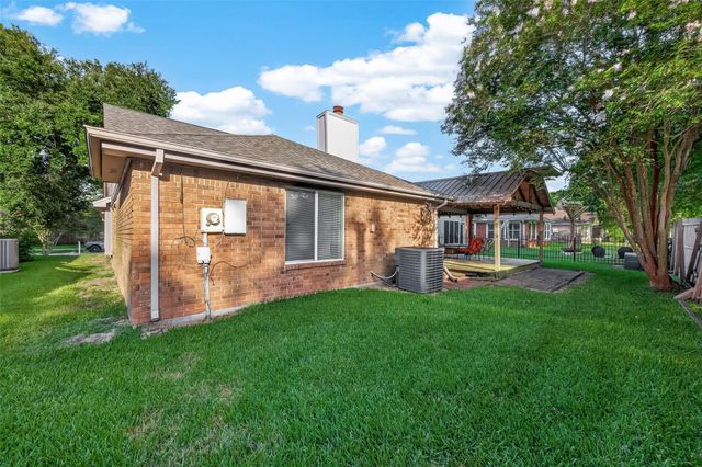 818 Maple Branch Lane, Pearland, TX 77584