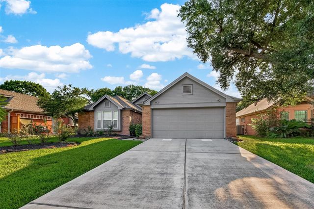 818 Maple Branch Lane, Pearland, TX 77584