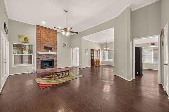 818 Maple Branch Lane, Pearland, TX 77584